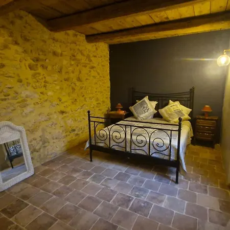 Beautiful With Large Swimming Pool Within Walking Distance Of A Charming, Lively Village Ferienhaus