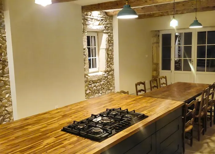 Dom wakacyjny Beautiful With Large Swimming Pool Within Walking Distance Of A Charming, Lively Village *