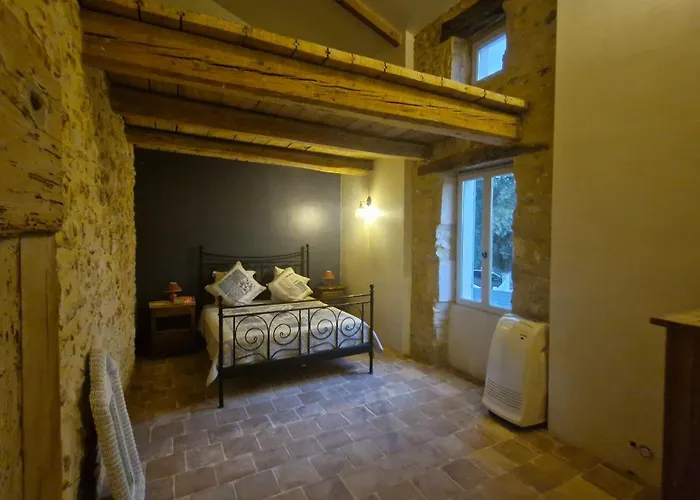 Nyaraló Beautiful With Large Swimming Pool Within Walking Distance Of A Charming, Lively Village