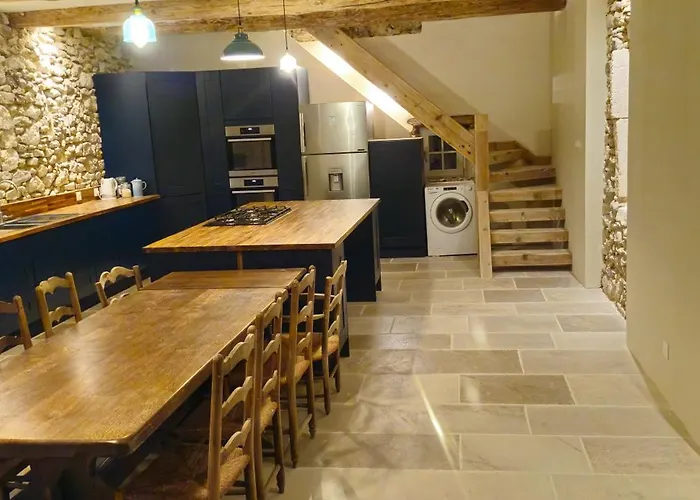 Beautiful With Large Swimming Pool Within Walking Distance Of A Charming, Lively Village