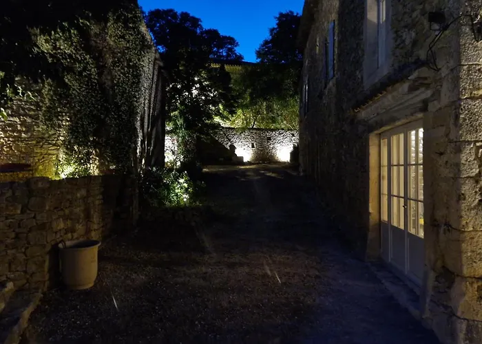 Dom wakacyjny Beautiful With Large Swimming Pool Within Walking Distance Of A Charming, Lively Village