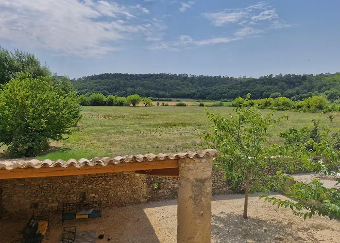 Beautiful With Large Swimming Pool Within Walking Distance Of A Charming, Lively Village Dom wakacyjny Goudargues