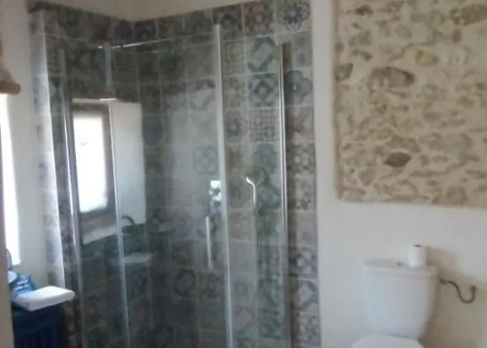 Beautiful With Large Swimming Pool Within Walking Distance Of A Charming, Lively Village Goudargues