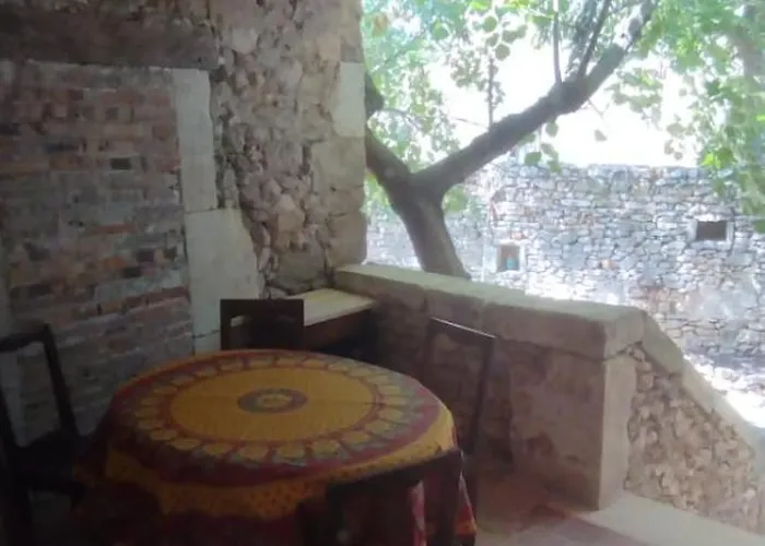 Dom wakacyjny Beautiful With Large Swimming Pool Within Walking Distance Of A Charming, Lively Village