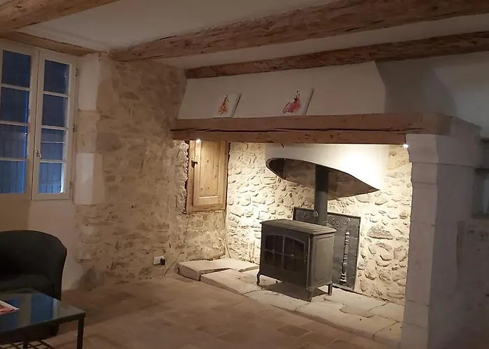 Beautiful With Large Swimming Pool Within Walking Distance Of A Charming, Lively Village Dom wakacyjny Goudargues